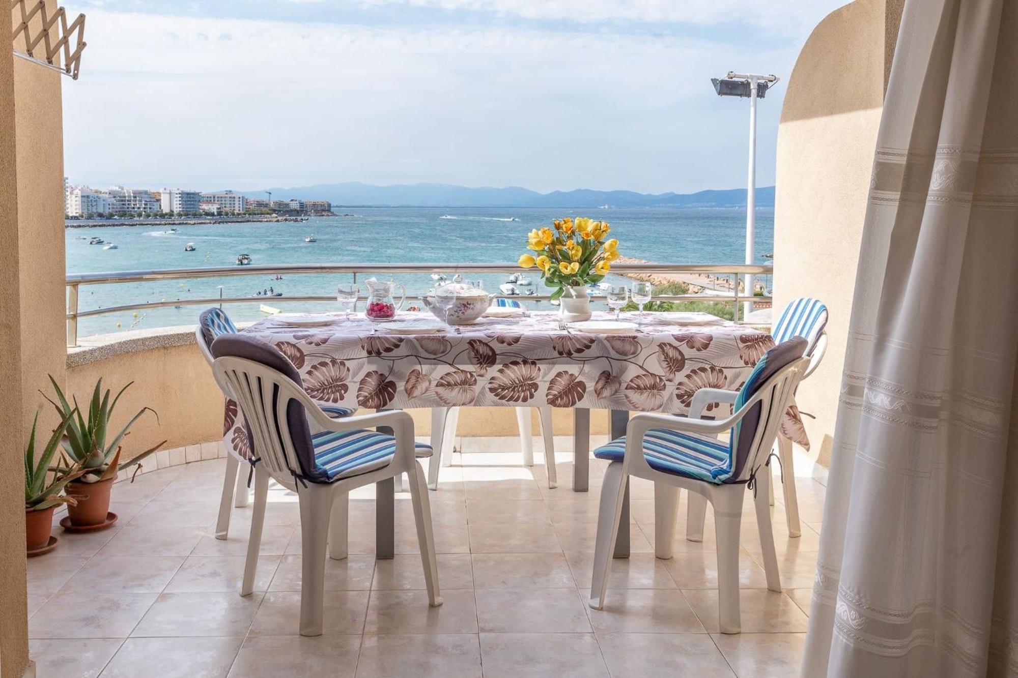 Appartamento Passeig Del Mar L' Escala Esterno foto